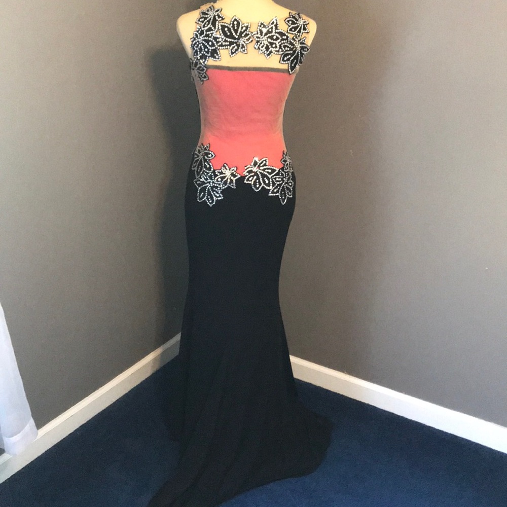 Dress - Picture 2 of 2